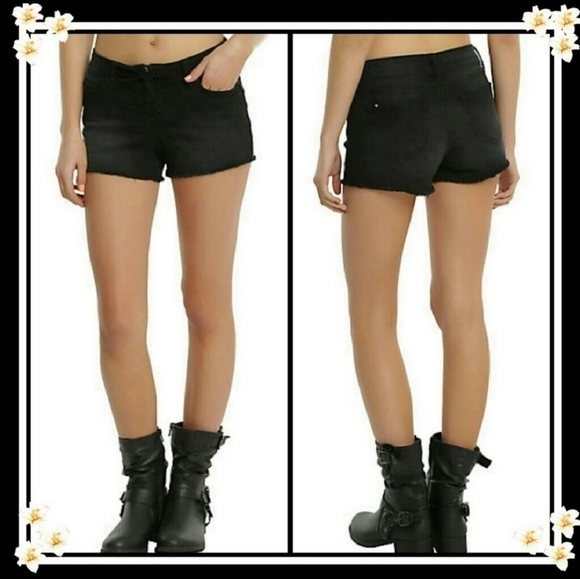 Lace‑Up Raw Hem Black Jean Shorts – by Blackheart Hot Topic Distressed Sz 7 - Picture 5 of 7